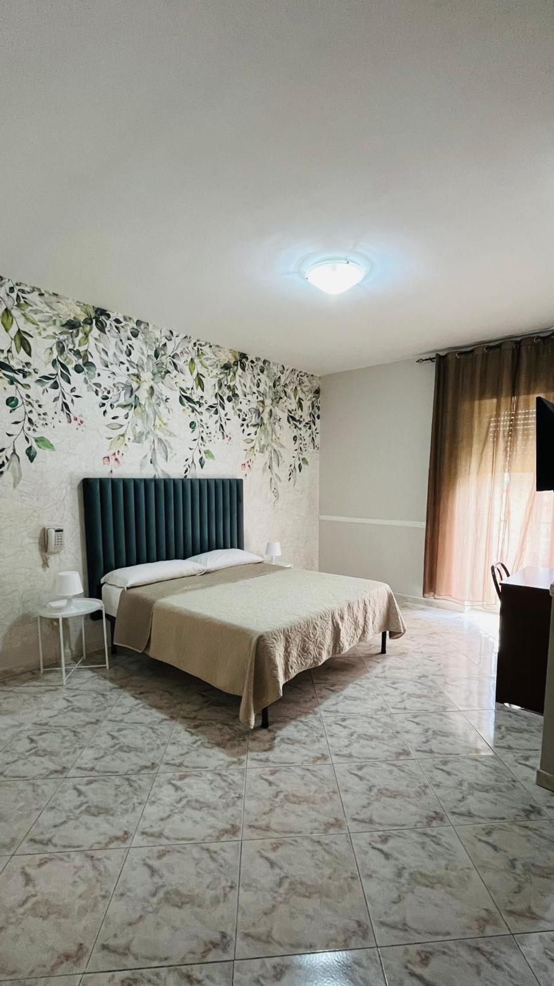 Hotel Stefany Лаго-Патрия Экстерьер фото