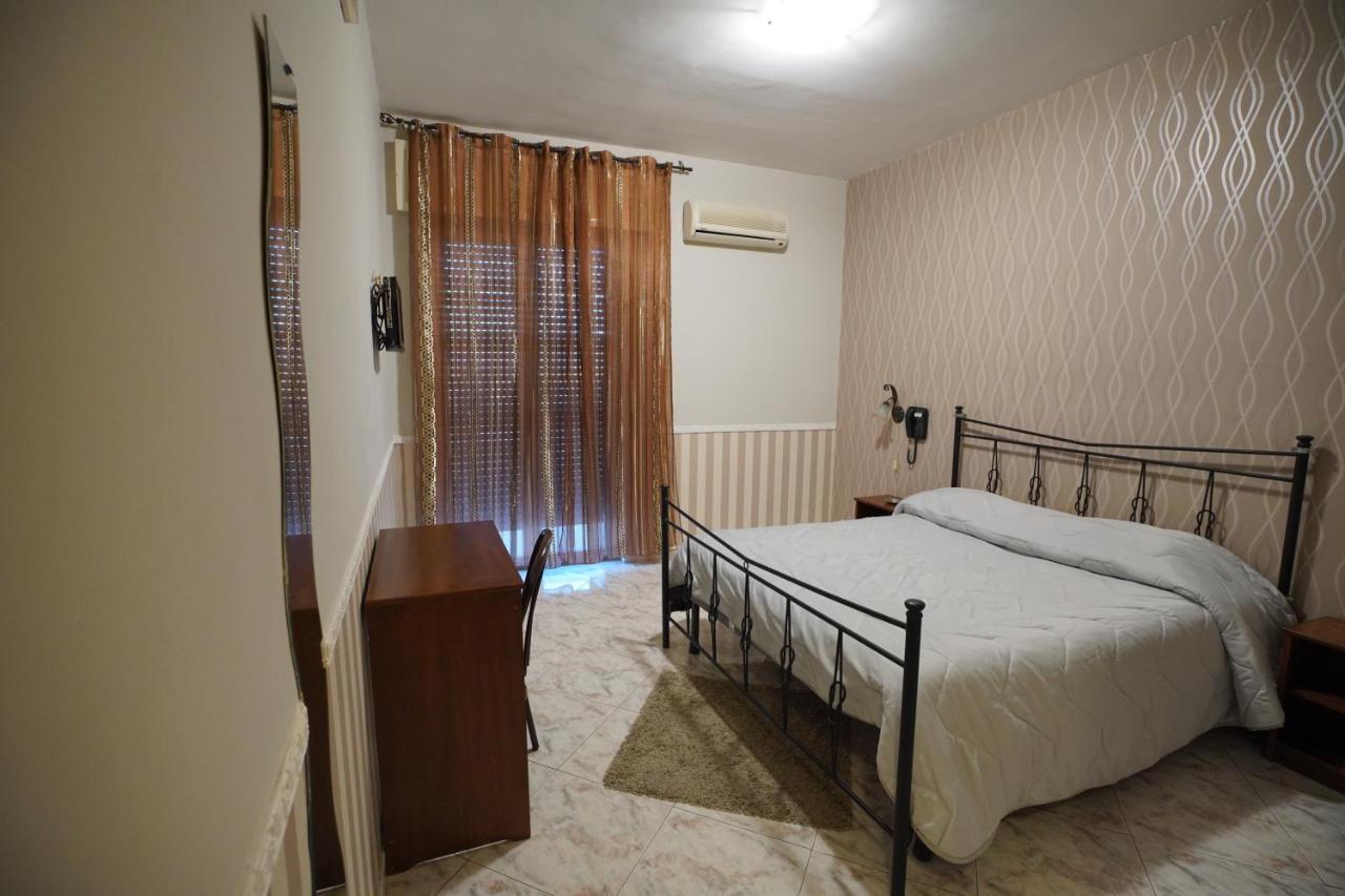 Hotel Stefany Лаго-Патрия Экстерьер фото